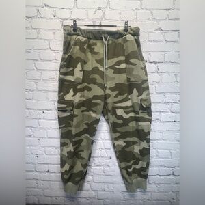 PINK cargo sports pants, jogger with pockets, for women size L green camouflage